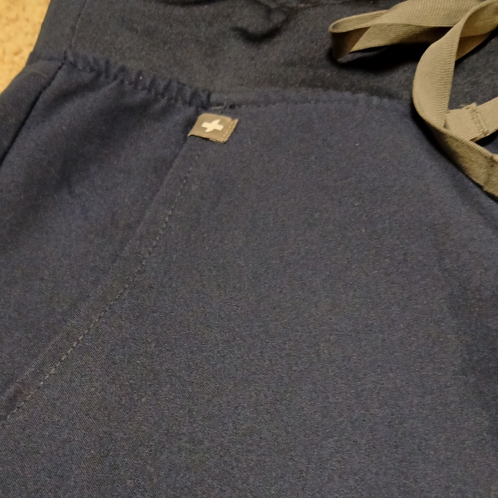 Figs Scrub Set Navy Blue XS - Picture 6 of 9